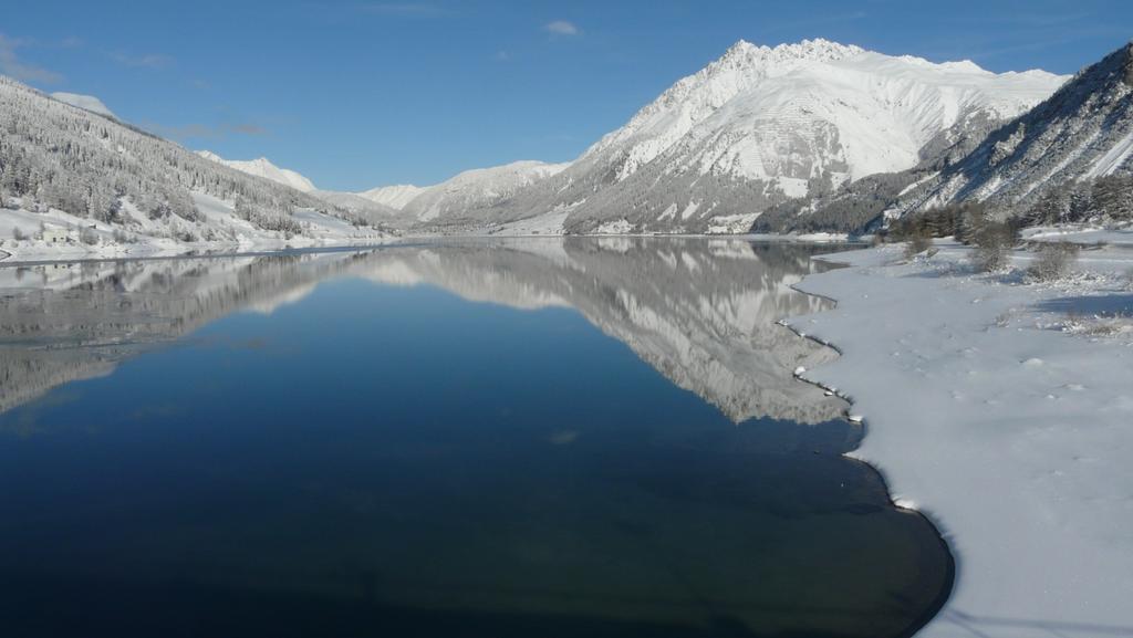 Hotel Alpenfriede Curon Venosta Buitenkant foto