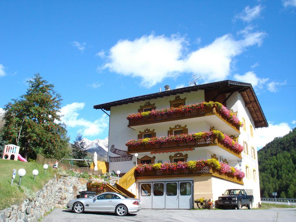 Hotel Alpenfriede Curon Venosta Buitenkant foto
