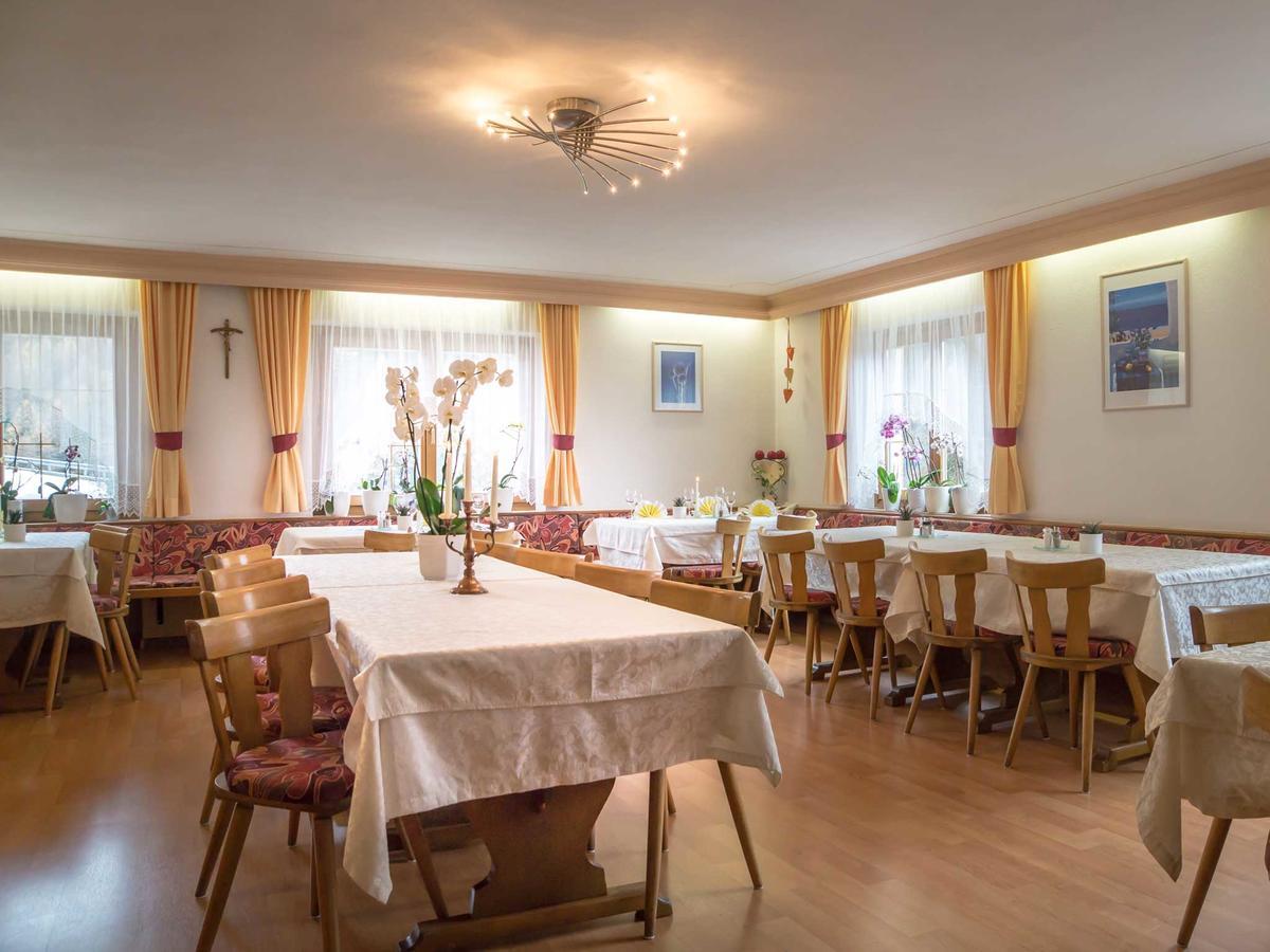 Hotel Alpenfriede Curon Venosta Buitenkant foto
